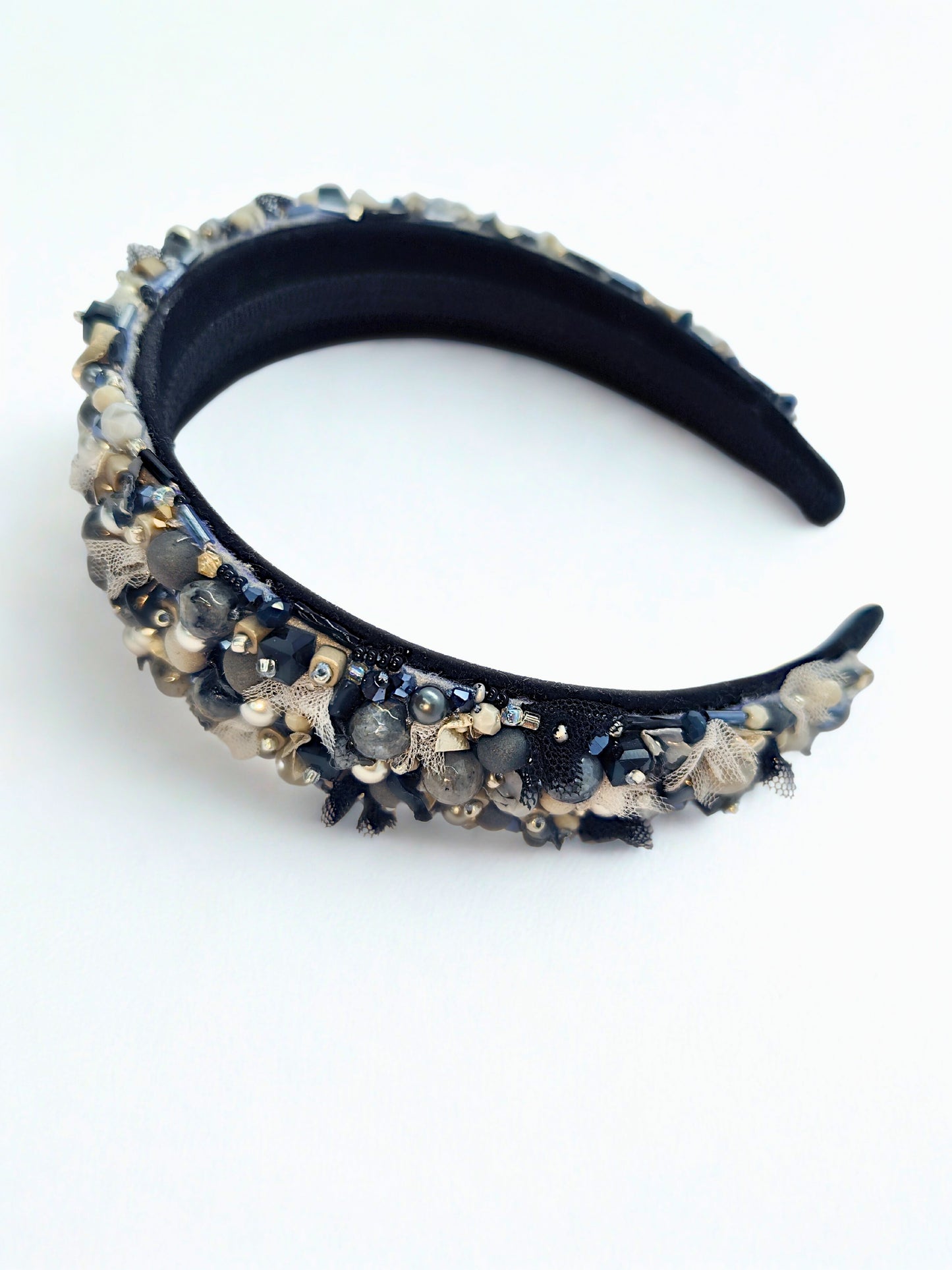 Cordeluță handmade cu perle Swarovski „Dark Ash”