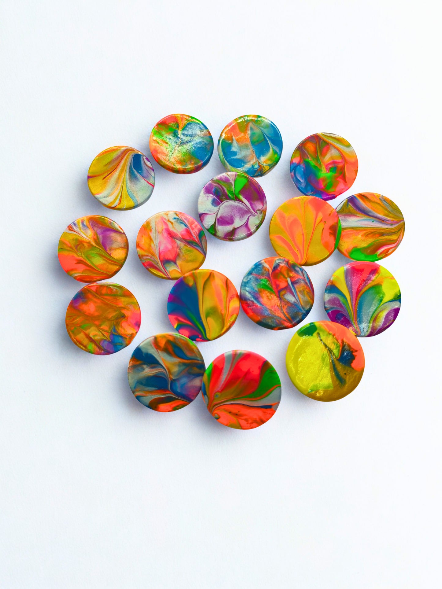 Broșă handmade din lut „Color Flow Circle”