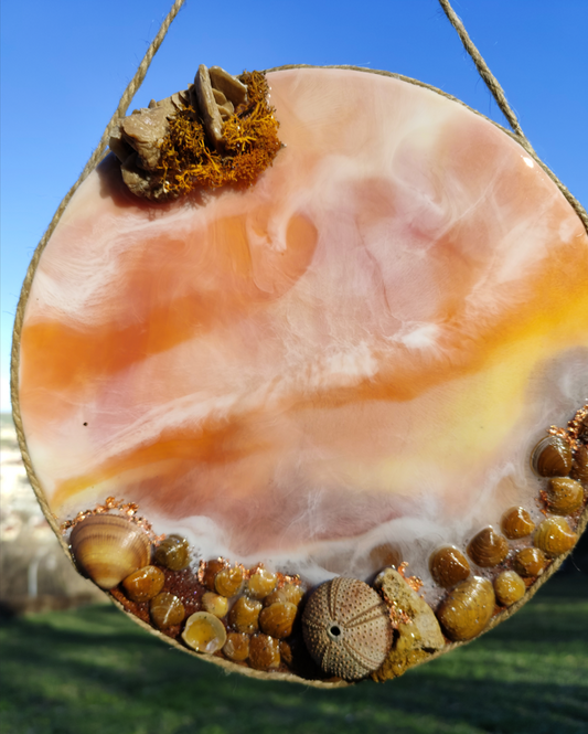 „Mare pe Marte”- Tablou cu rășină epoxidică, elemente marine și trandafir al deșertului