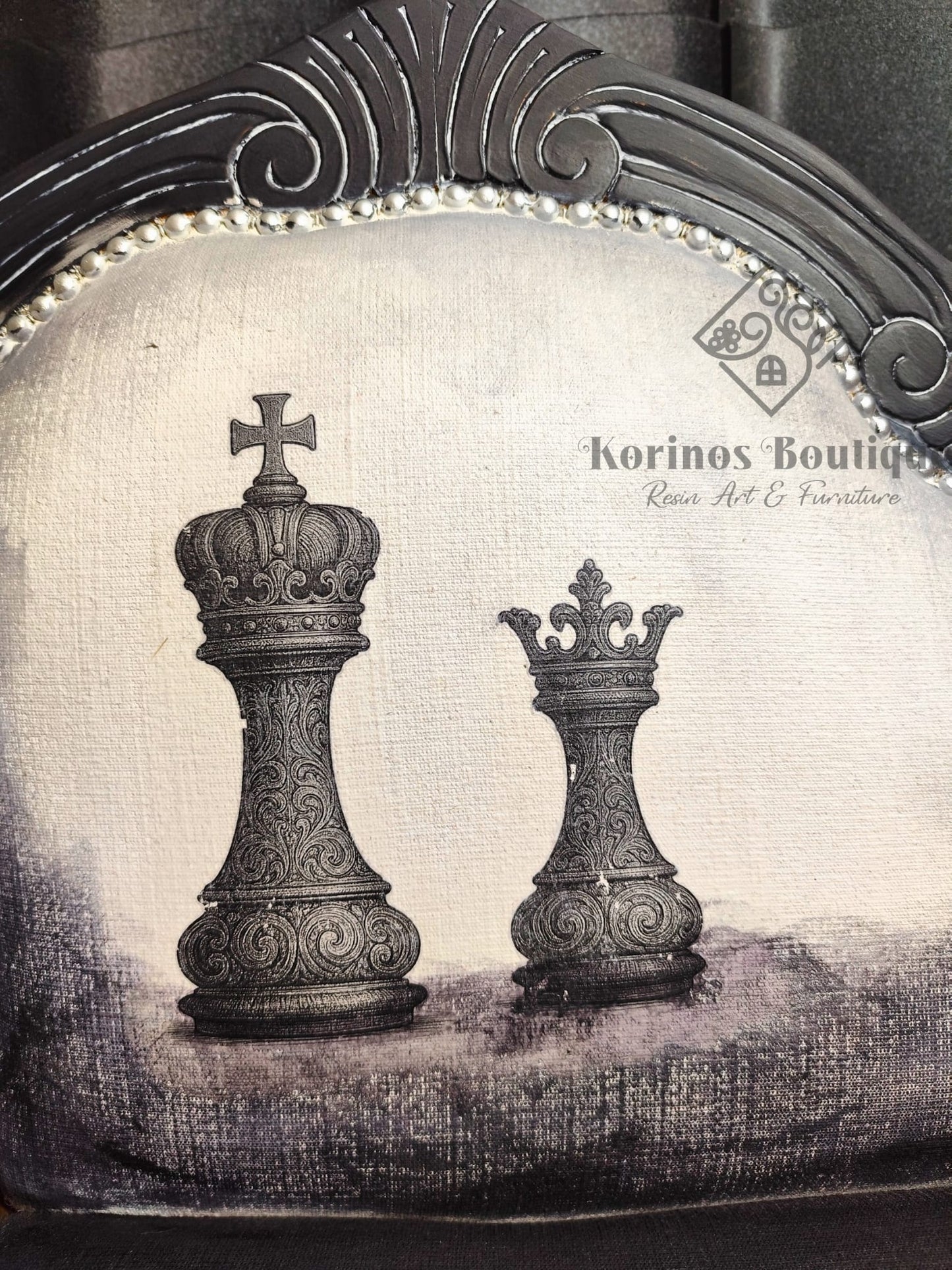 Canapea vintage recondiționată cu masă de șah integrată