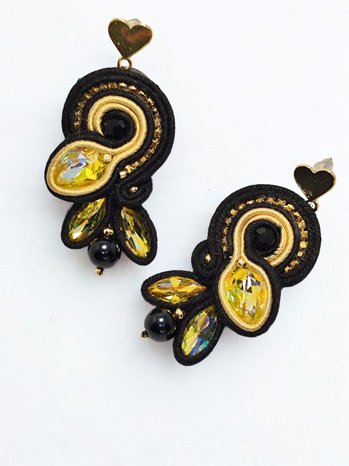 Cercei handmade în tehnica soutache „Midnight Gold” – piesă unicat