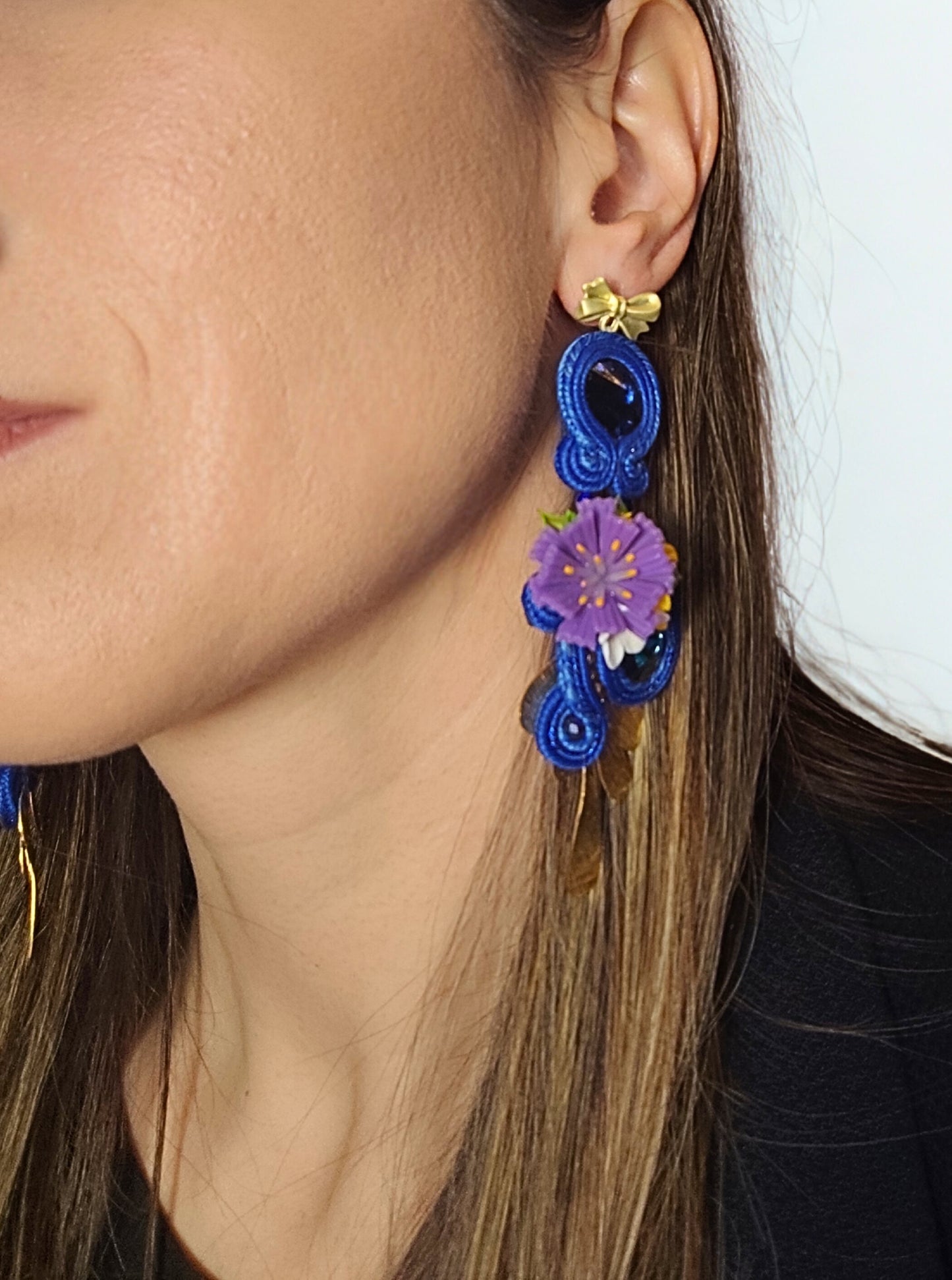 Cercei handmade în tehnica soutache „Garden in Blue” – piesă unicat