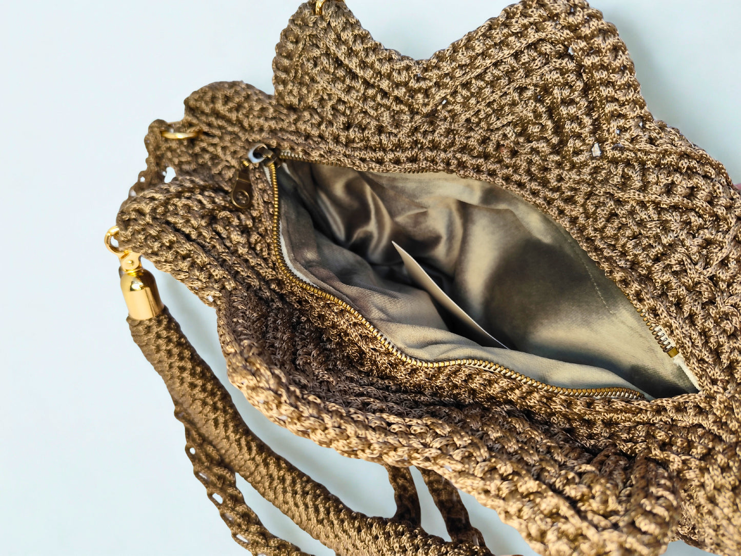 Geanta handmade „Terra”, cu design sculptural– piesa unicat