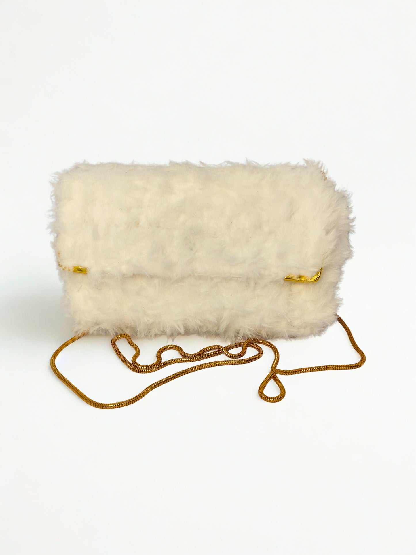 Geanta handmade „Luna”, tip plic cu textura fluffy – piesa unicat