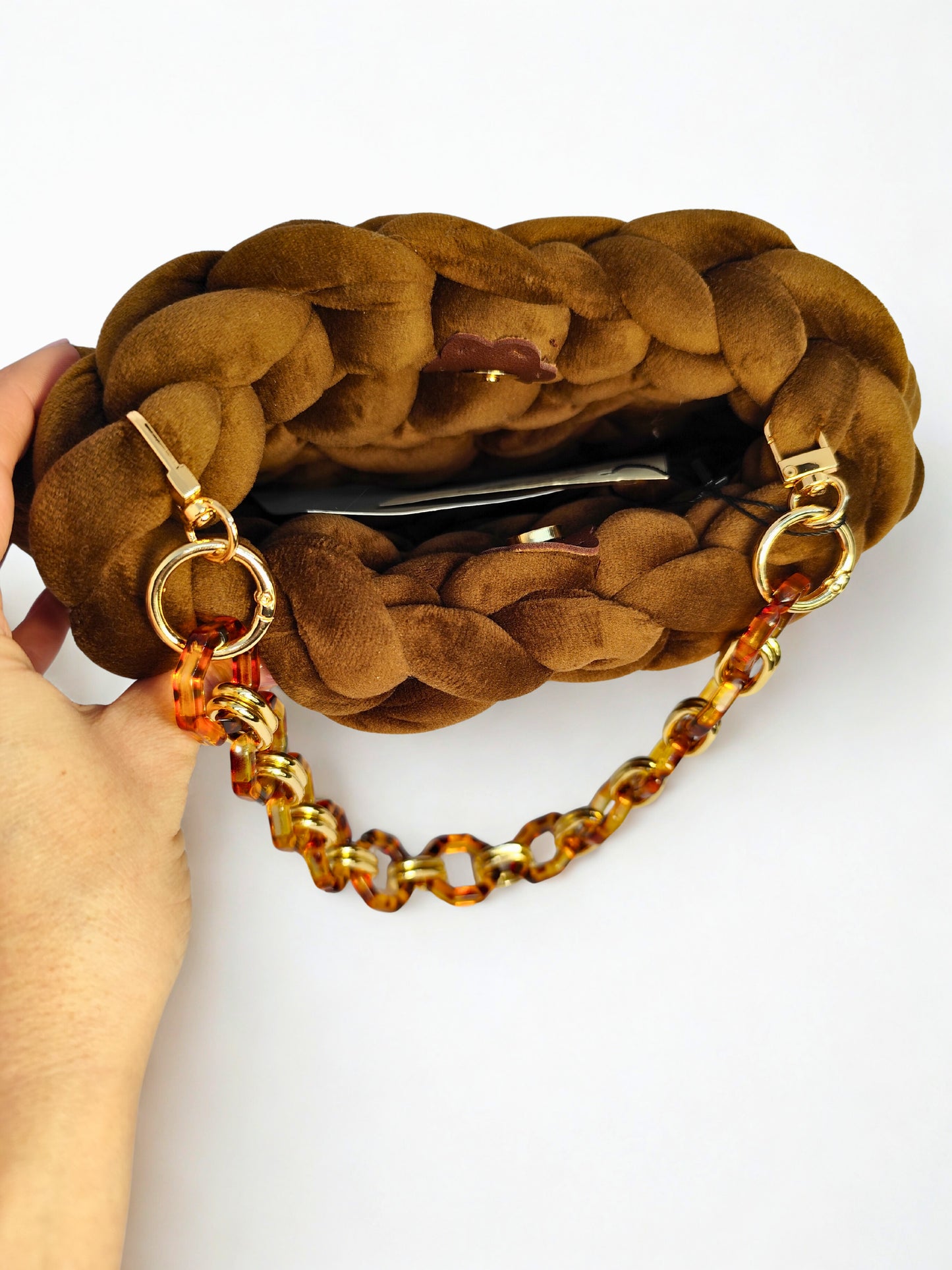 Geanta handmade cu textura împletita si lant decorativ animal print „Amber”