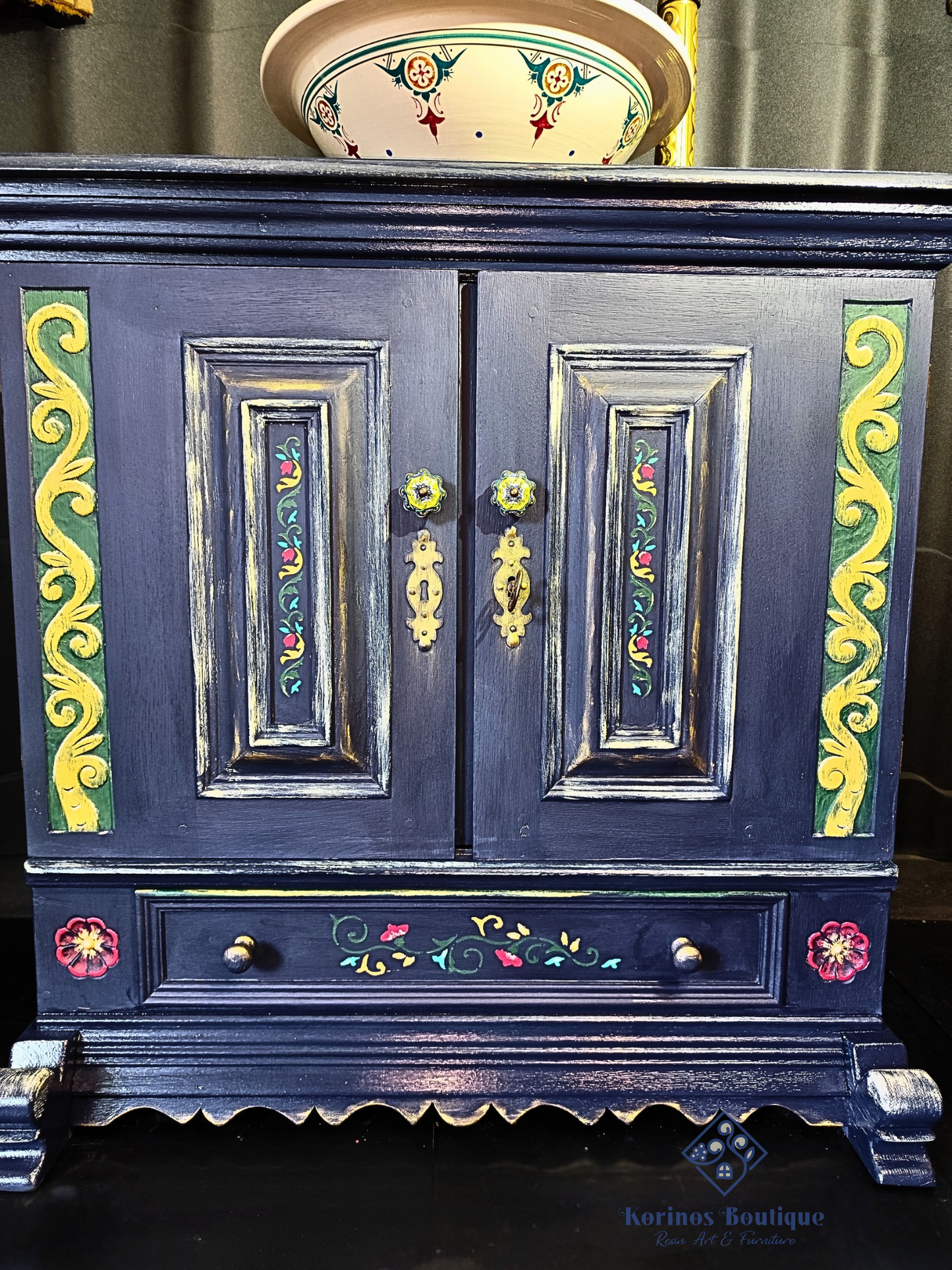 Set premium pentru baie – mască de lavoar unicat, recondiționată manual, cu lavoar pictat și baterie în stil oriental