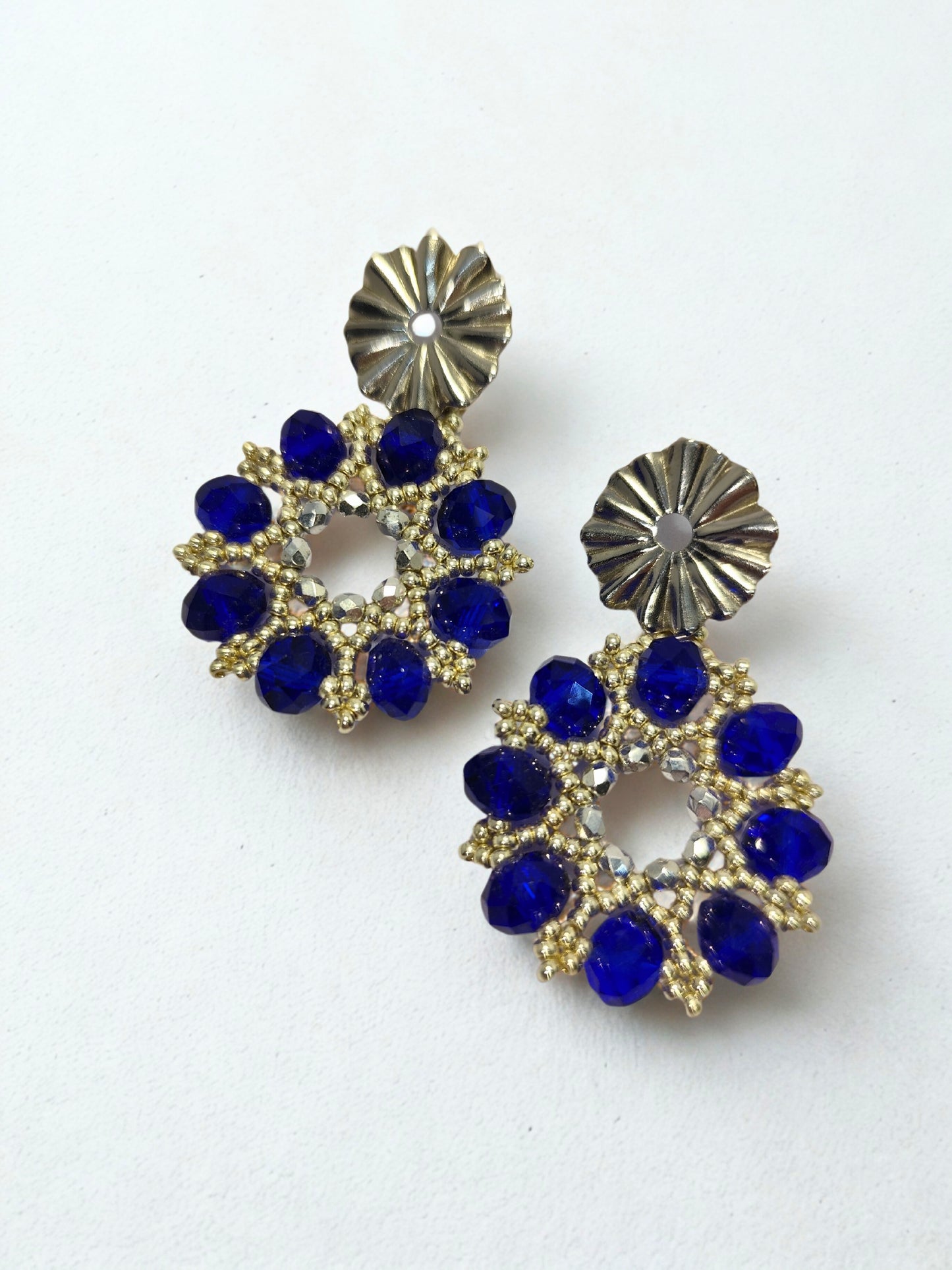 Cercei handmade cu mărgele de nisip Toho și inox „Blue Starlight”