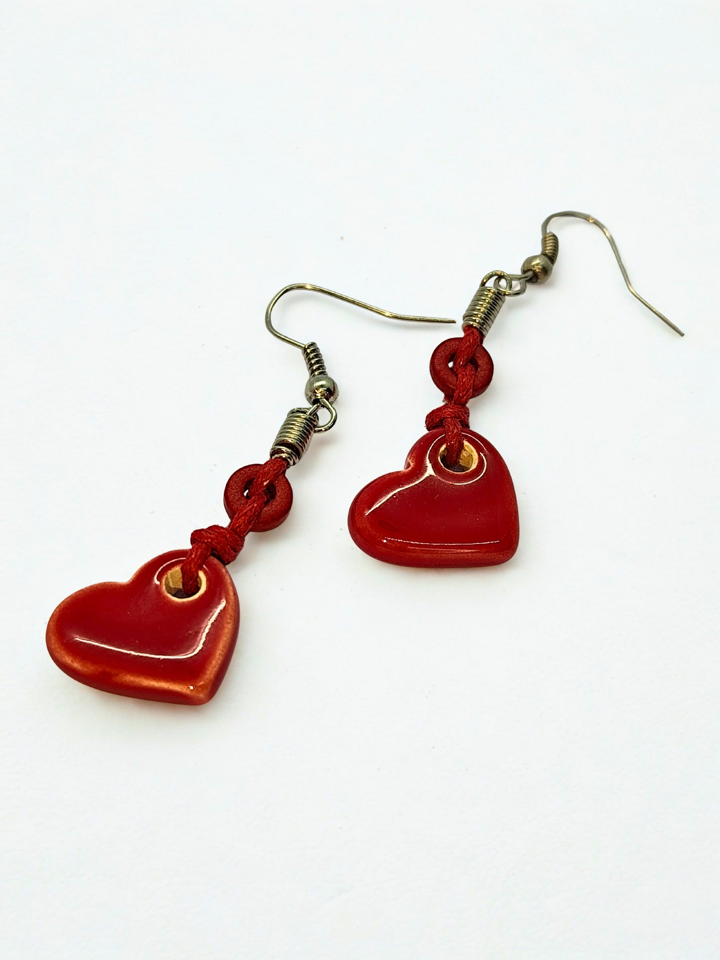 Cercei handmade din ceramică „Scarlet Heart”