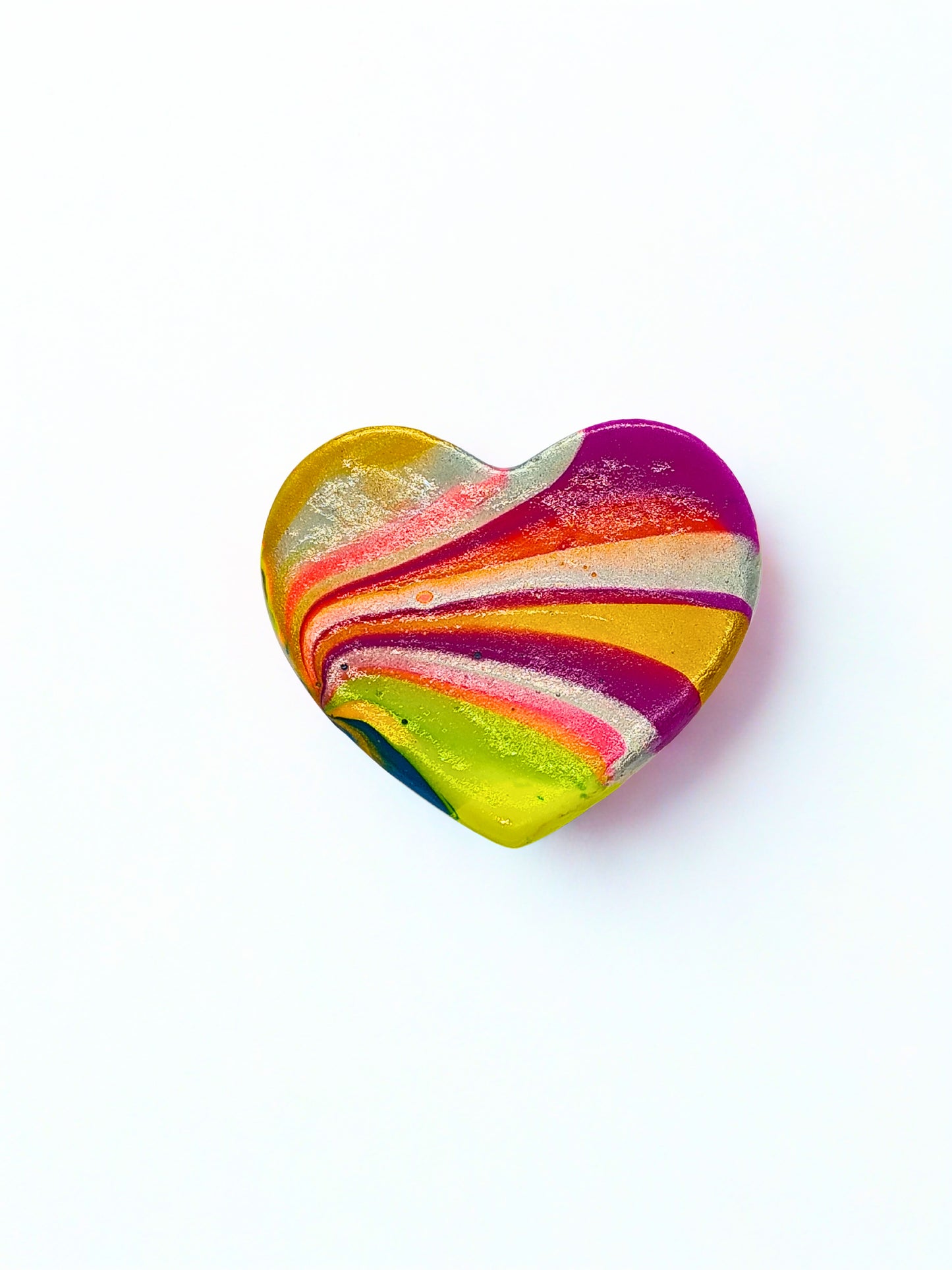 Broșă handmade din lut „Color Flow Heart”