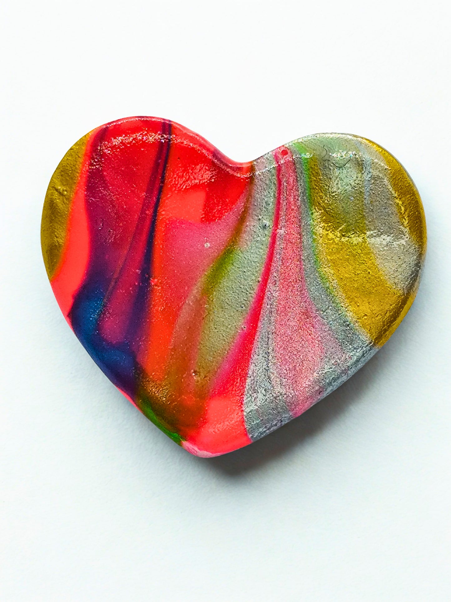 Broșă handmade din lut „Color Flow Heart”