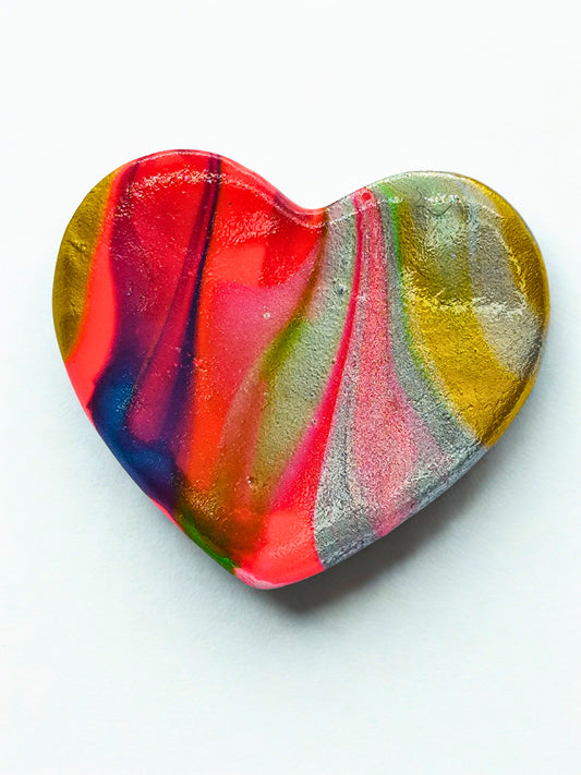 Brosa „Color Flow Heart” – piesa handmade