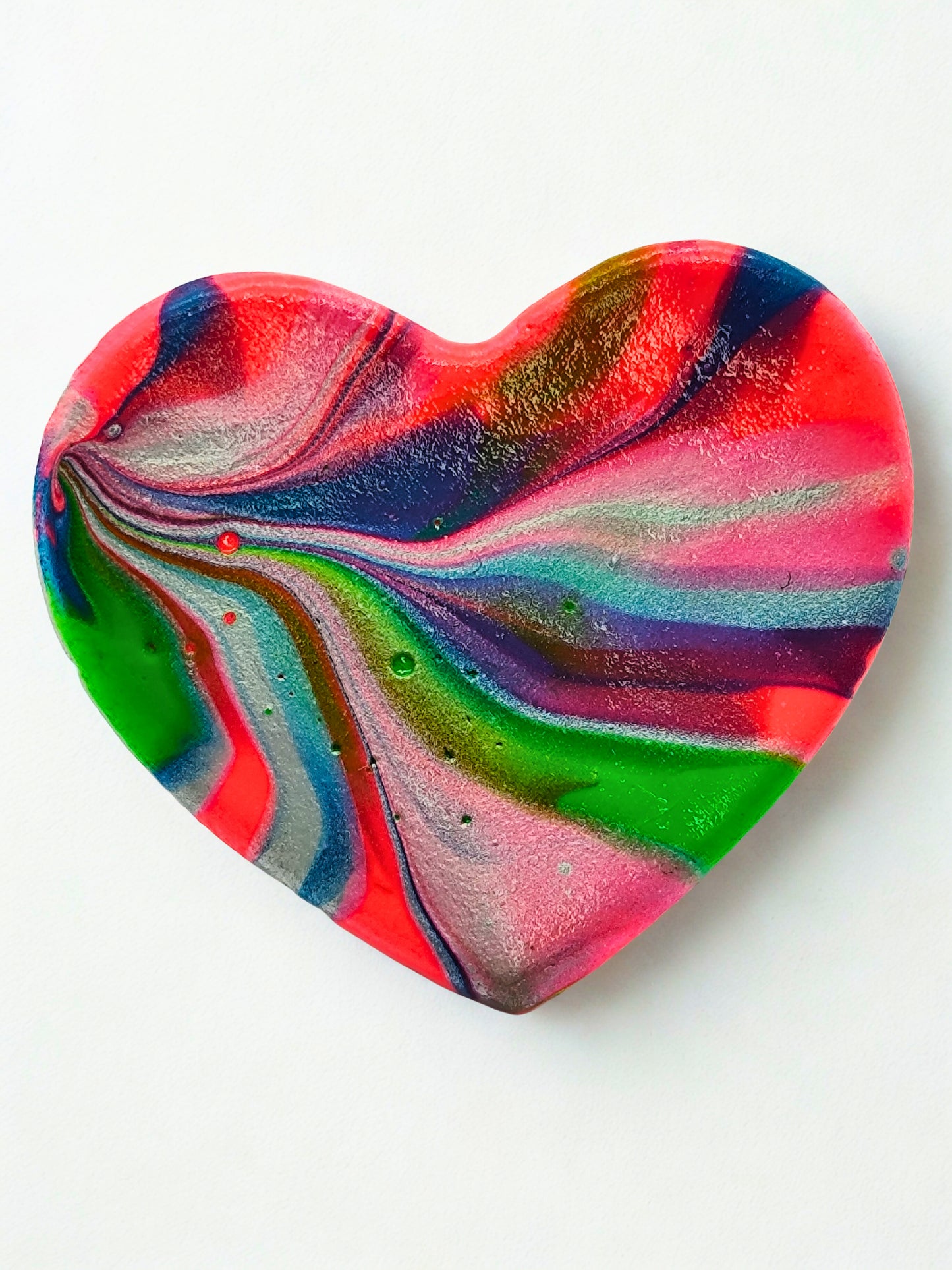 Broșă handmade din lut „Color Flow Heart”
