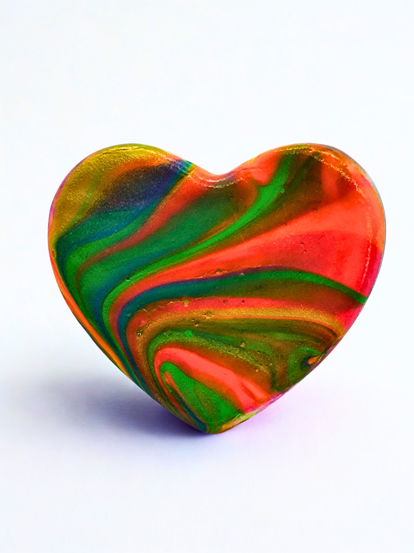 Broșă handmade din lut „Color Flow Heart”