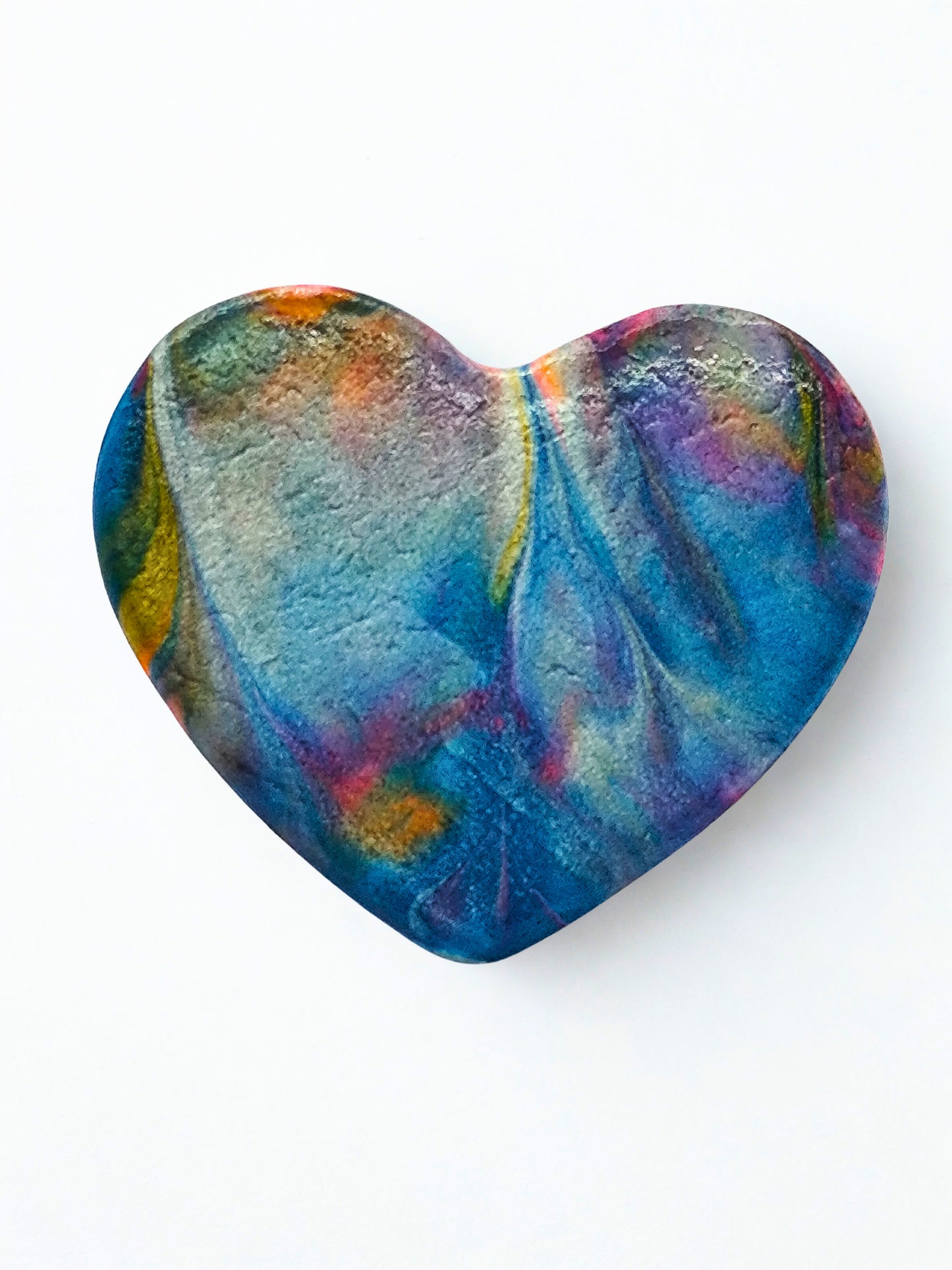 Broșă handmade din lut „Color Flow Heart”