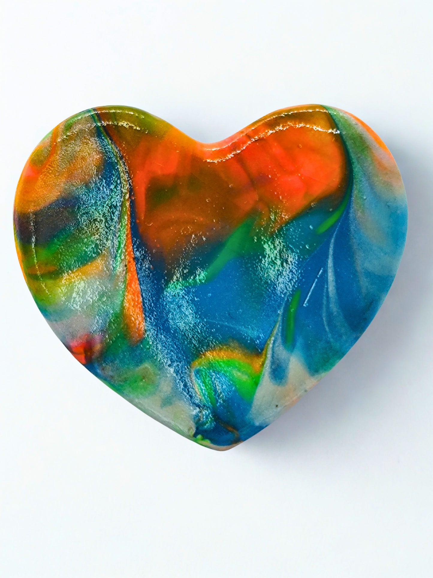Broșă handmade din lut „Color Flow Heart”