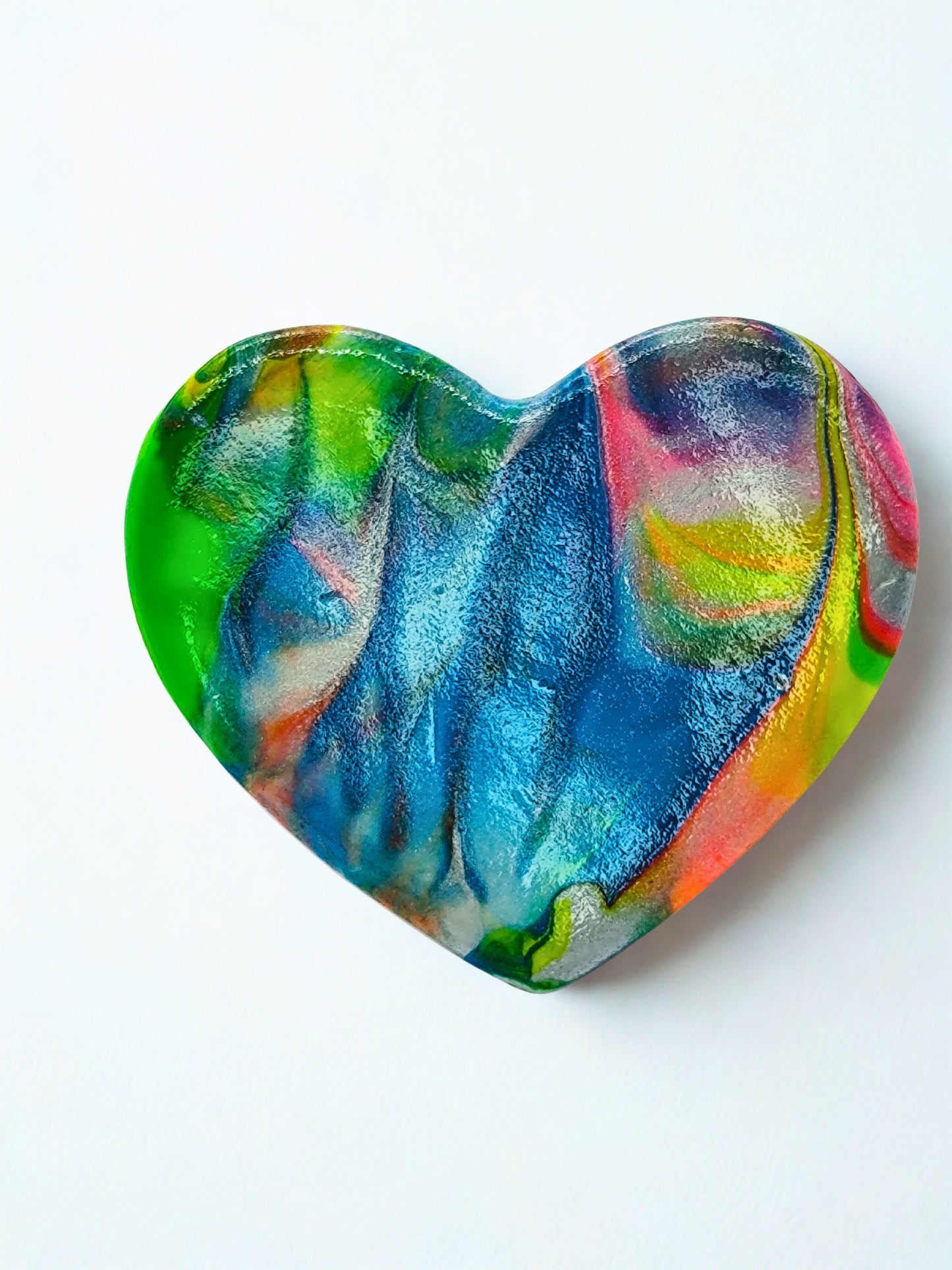 Broșă handmade din lut „Color Flow Heart”
