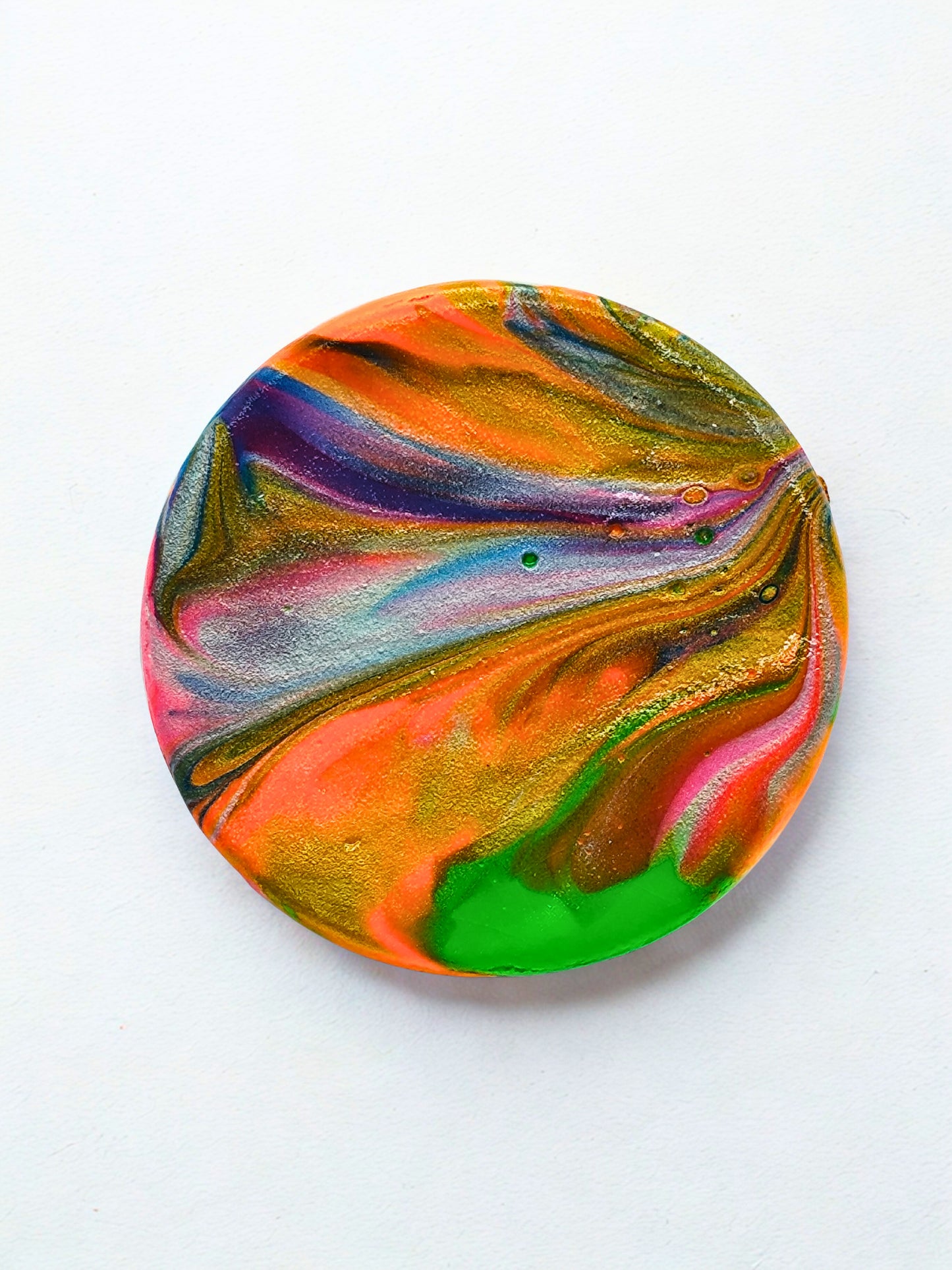 Broșă handmade din lut „Color Flow Circle”