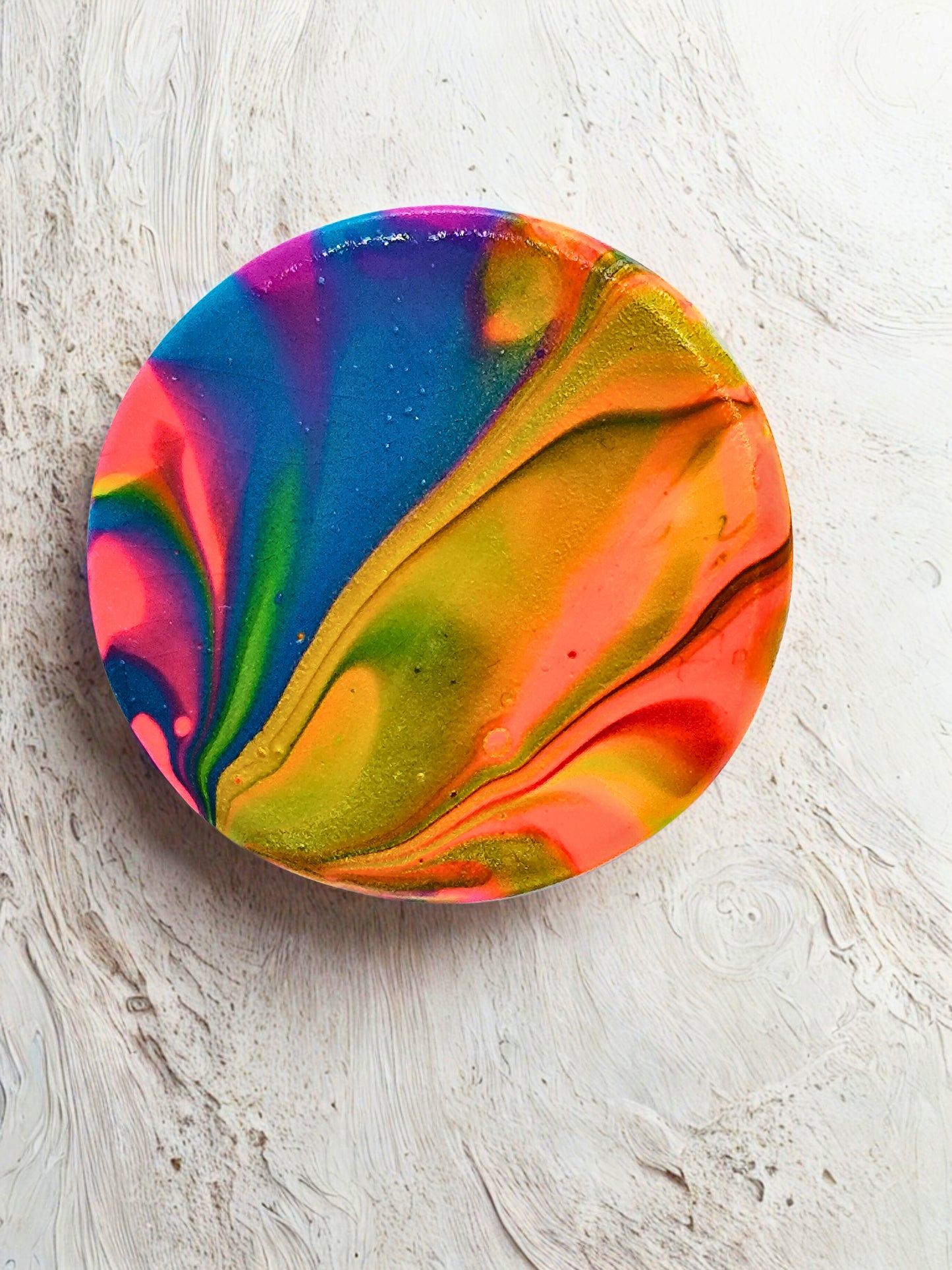 Broșă handmade din lut „Color Flow Circle”