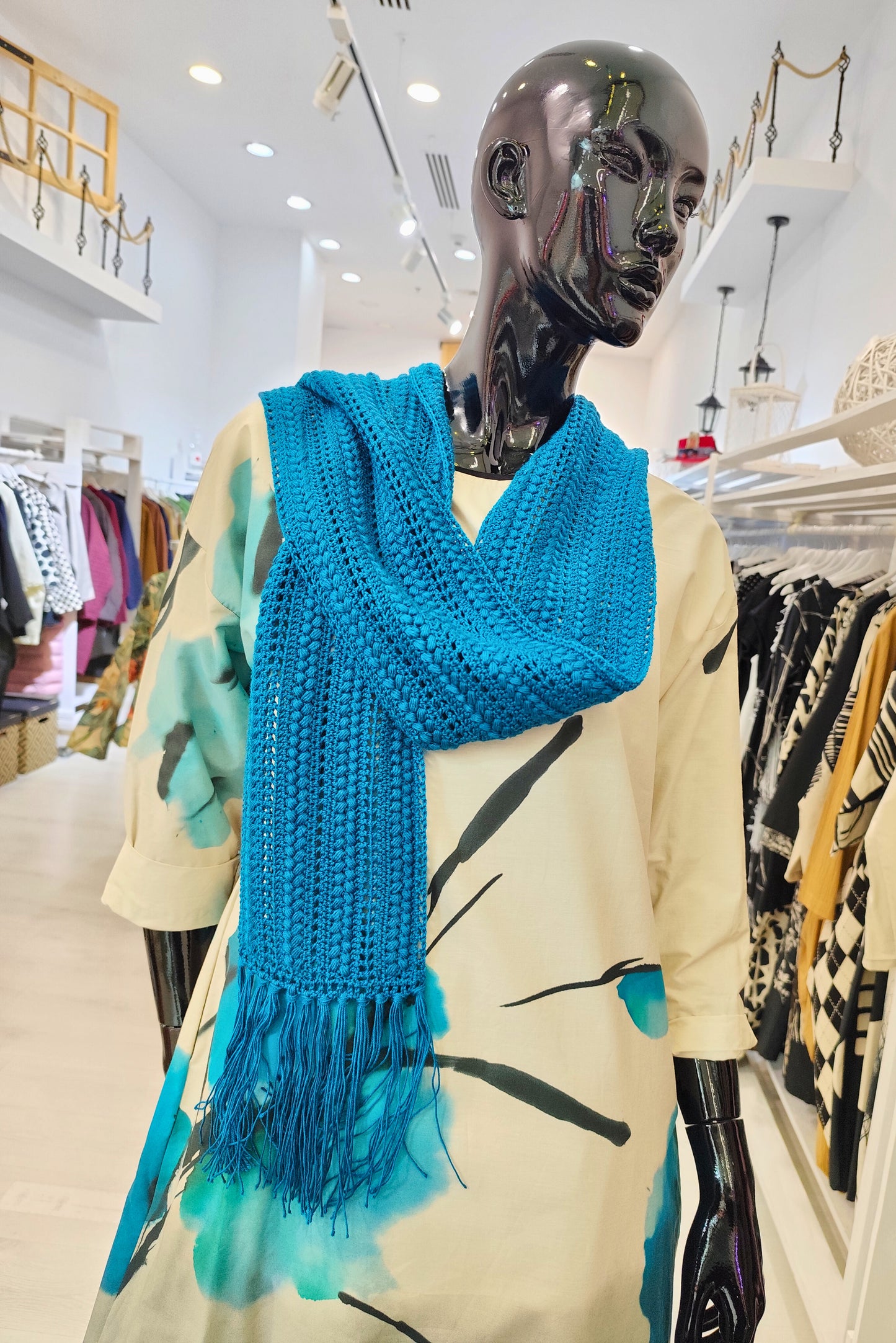 Șal croșetat manual „Blue Silk Whisper”