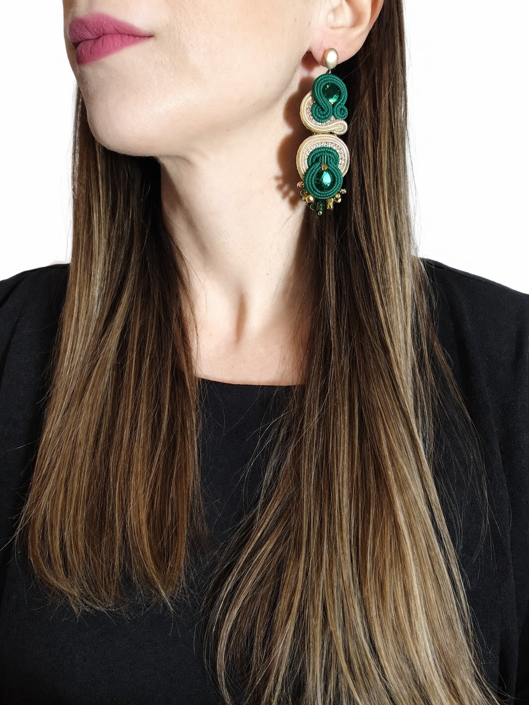 Cercei soutache verde smarald și auriu „Forest Chic” – Bijuterii handmade elegante