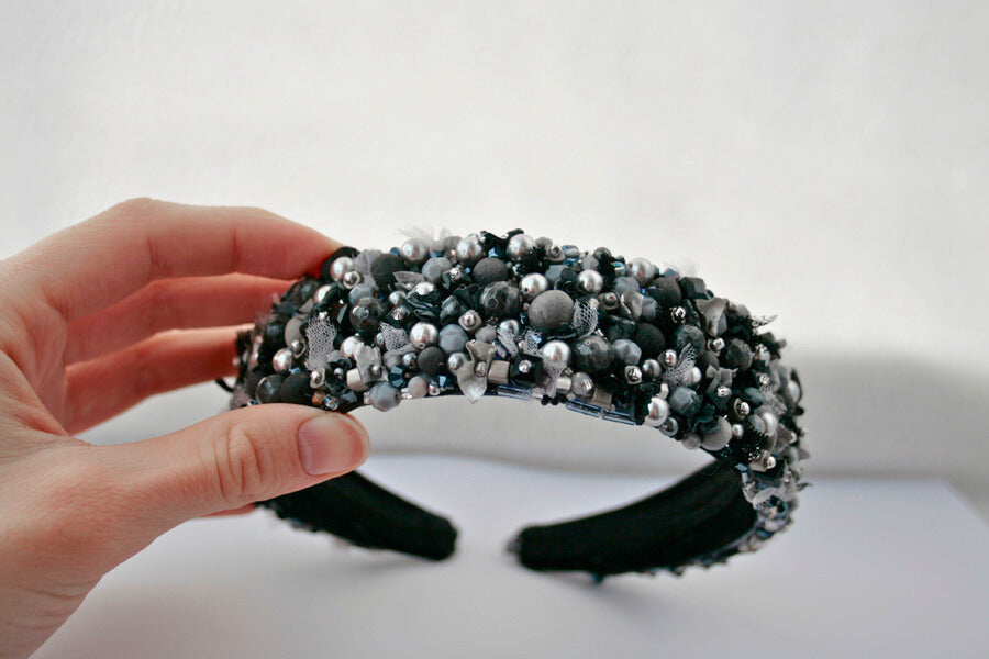 Cordeluță handmade cu perle Swarovski „Dark Ash”