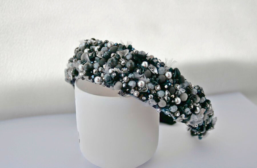 Cordeluță handmade cu perle Swarovski „Dark Ash”