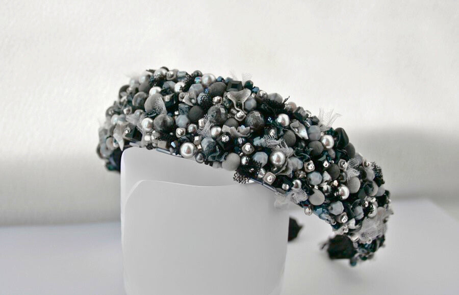 Cordeluță handmade cu perle Swarovski „Dark Ash”