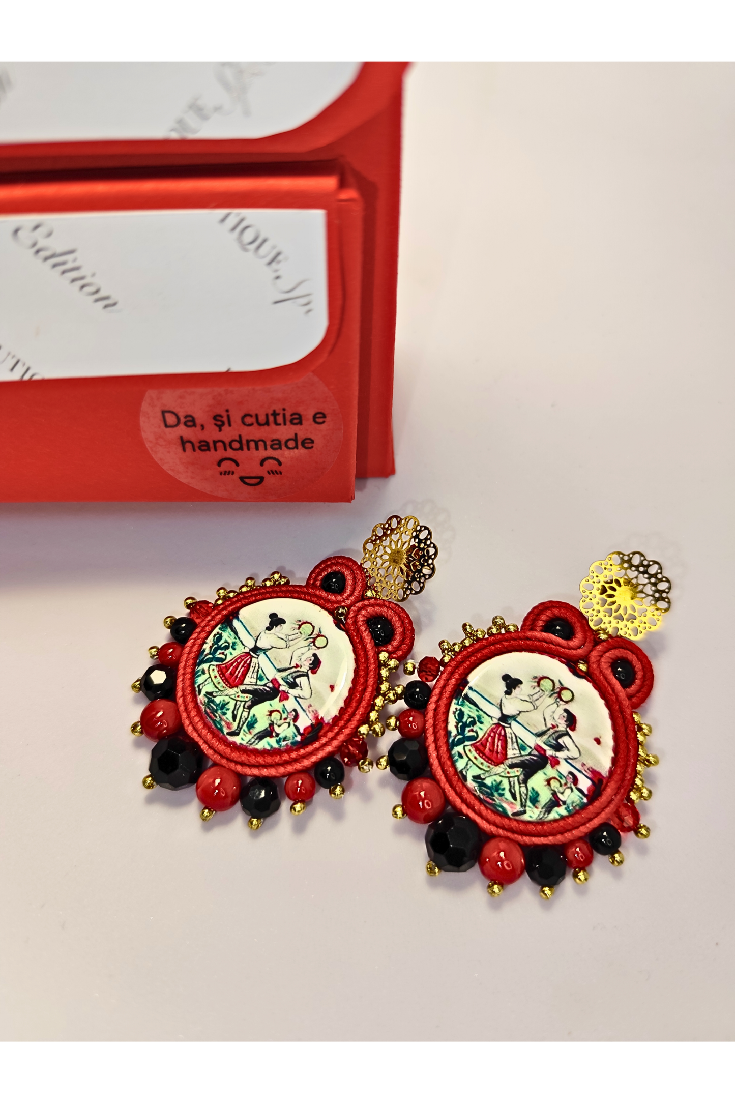 Cercei handmade în tehnica soutache „Tradiție vie” – piesă unicat