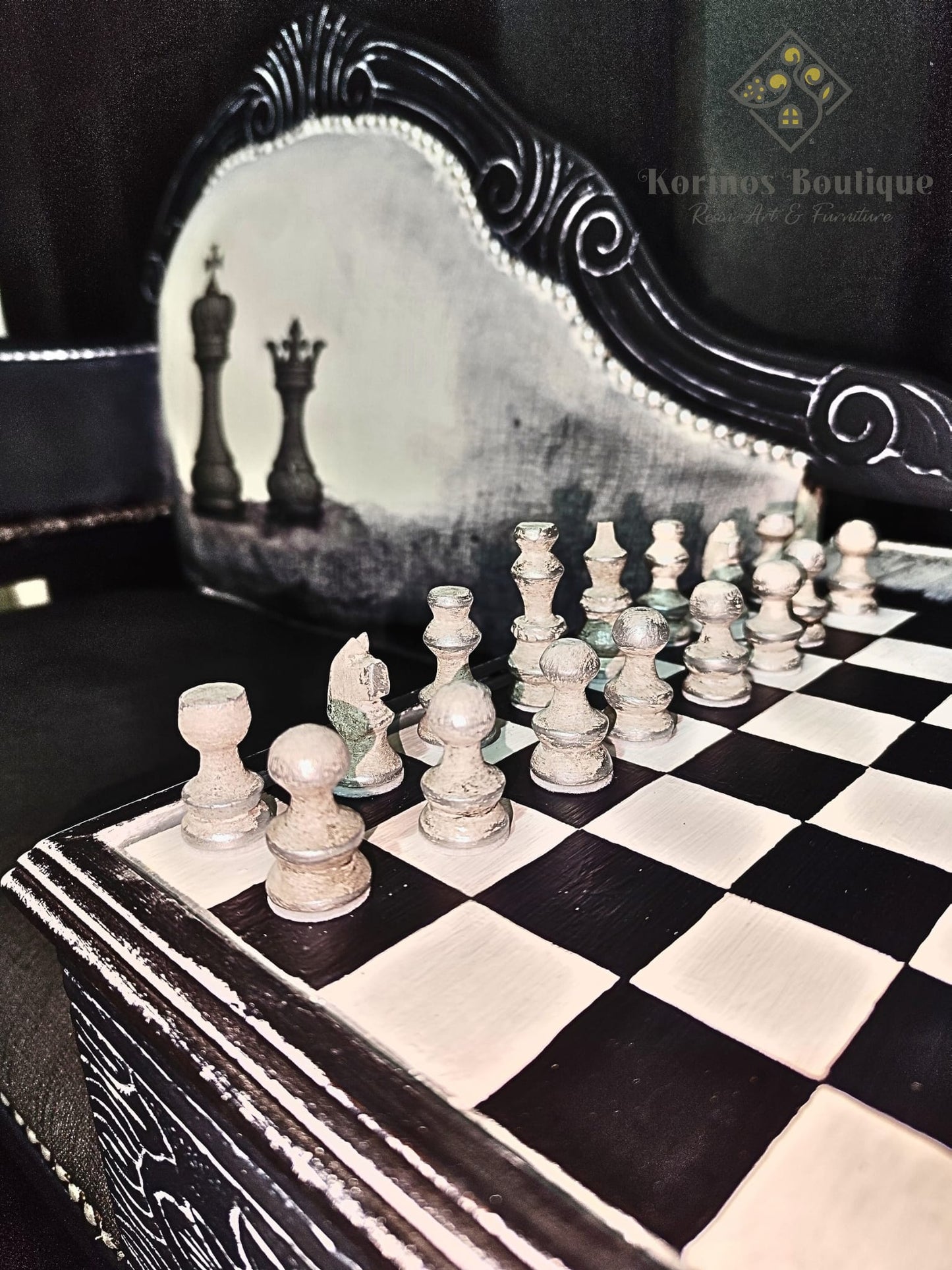 Canapea vintage recondiționată cu masă de șah integrată