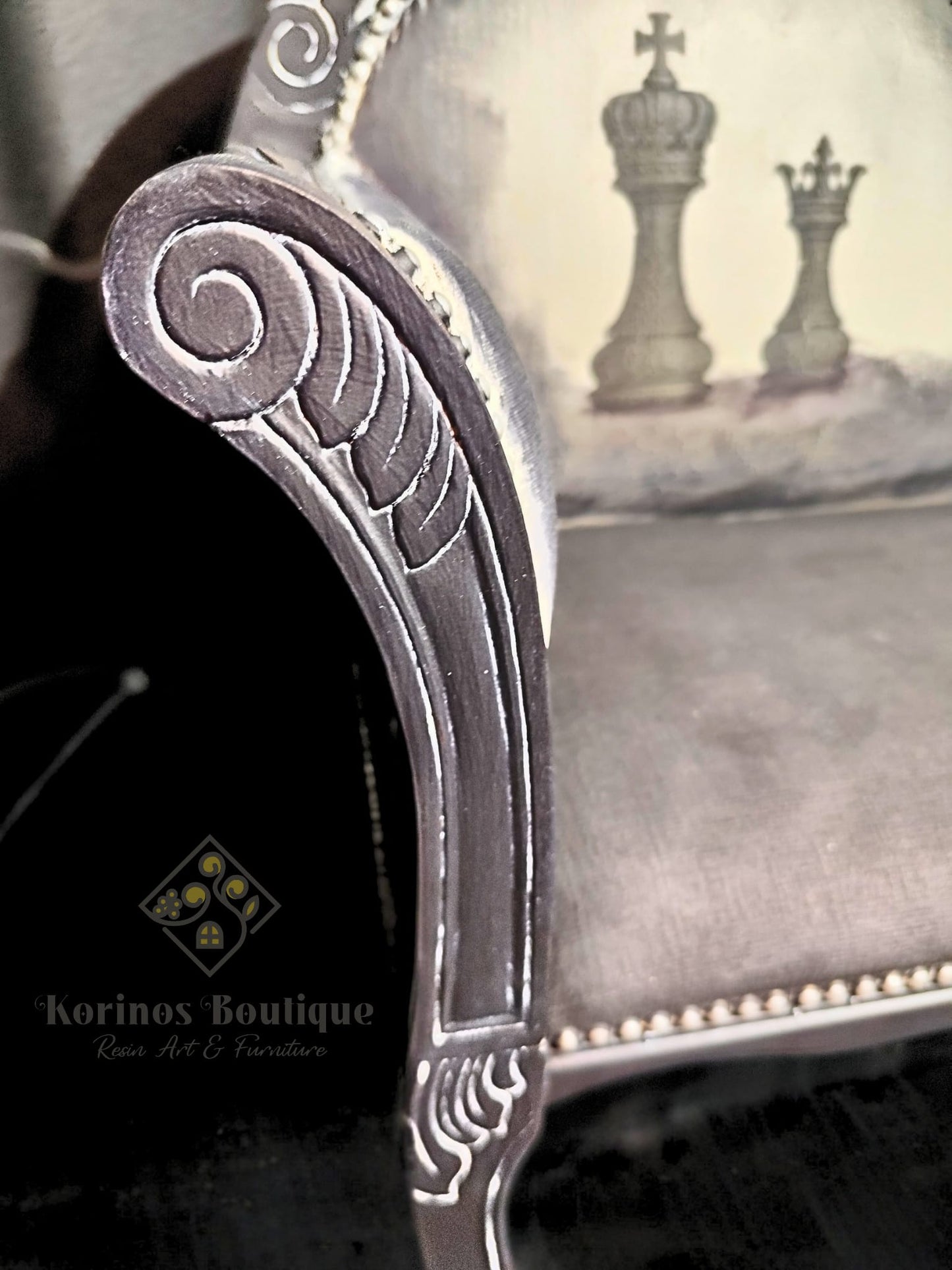 Canapea vintage recondiționată cu masă de șah integrată