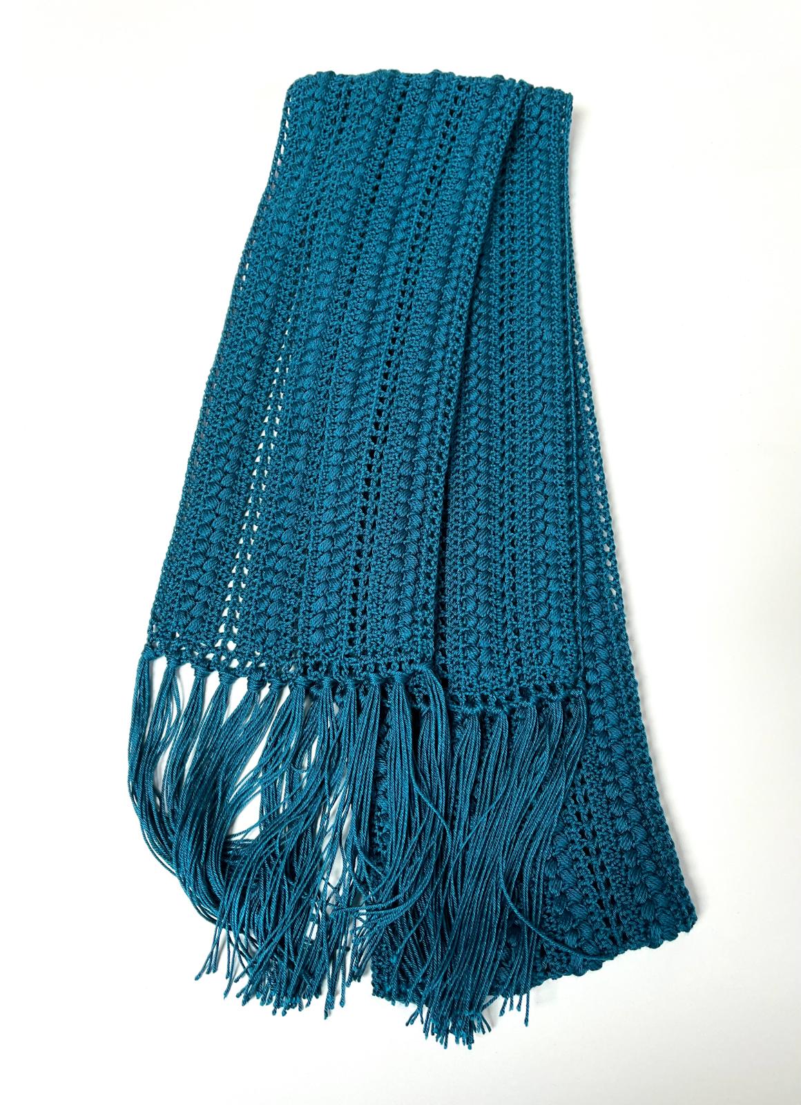 Șal croșetat manual „Blue Silk Whisper”