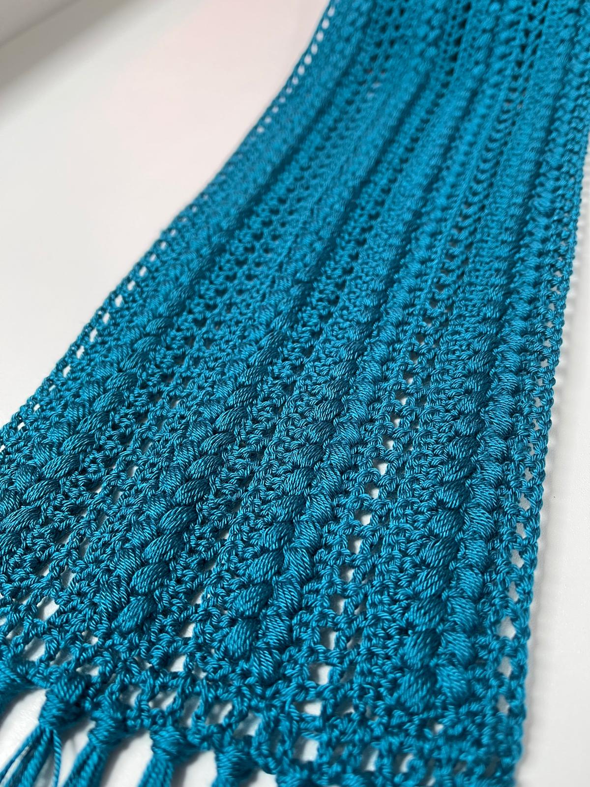 Șal croșetat manual „Blue Silk Whisper”
