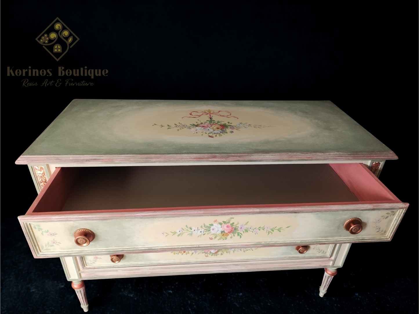 Set comodă și două noptiere recondiționate – Eleganță italiană cu accente artistice