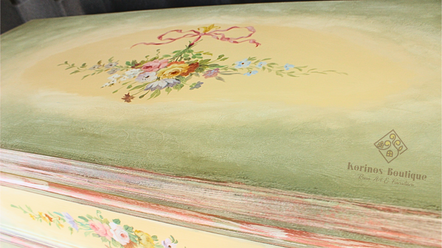 Set comodă și două noptiere recondiționate – Eleganță italiană cu accente artistice